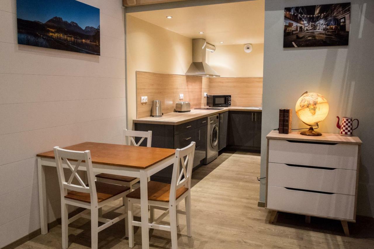 Domaine Des Ecuries - Appartements Meubles A Талуар Екстериор снимка