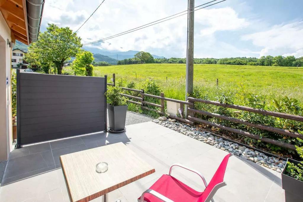 Domaine Des Ecuries - Appartements Meubles A Талуар Екстериор снимка