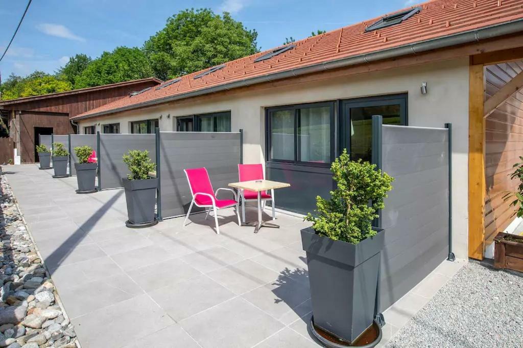 Domaine Des Ecuries - Appartements Meubles A Талуар Екстериор снимка